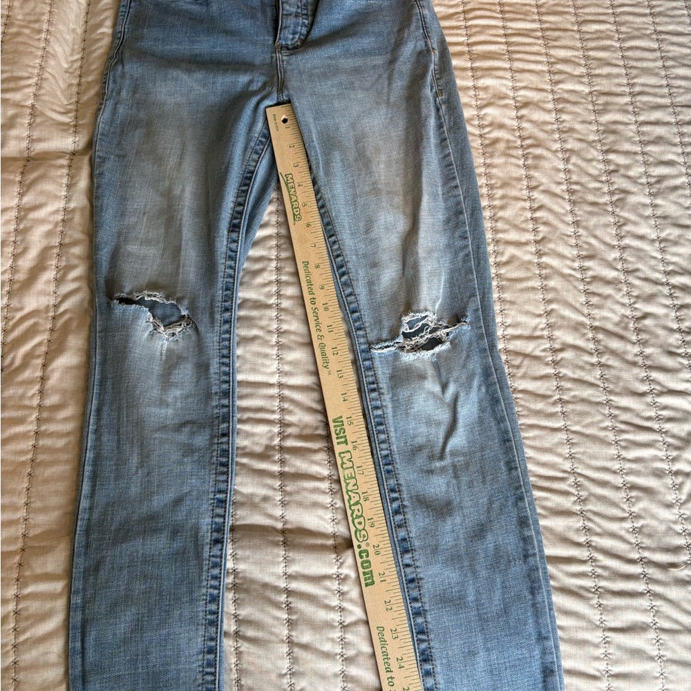 Seven7 Light Blue Distressed Women's Jeans